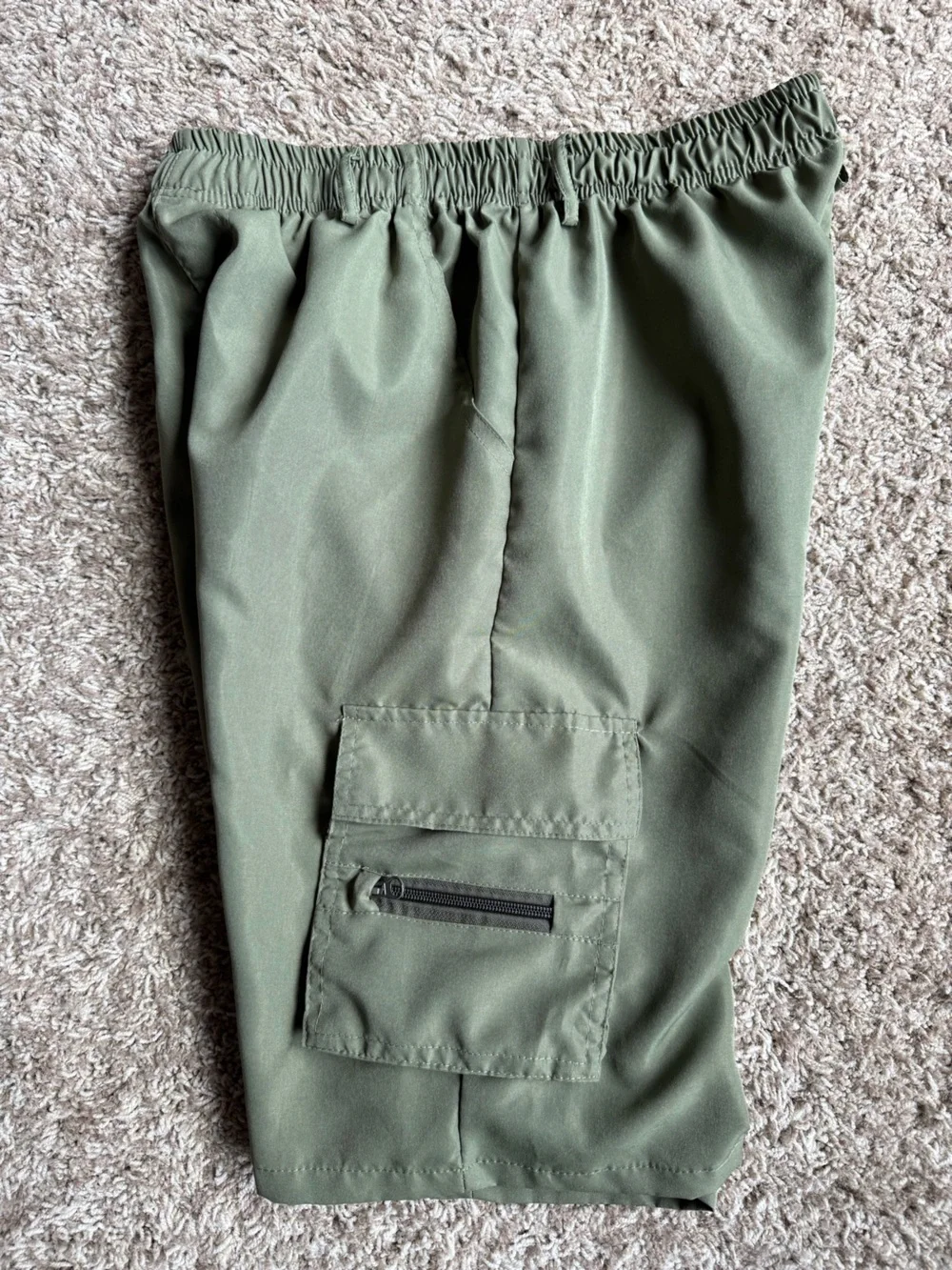 Men's Olive Green Cargo Shorts - Elastic Waist with belt loops size 30 waist